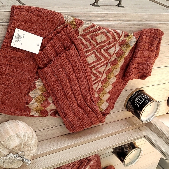 ✨️ONE LEFT!! Orange pumpkin Sweater NWT Fall Cropped - Picture 2 of 6